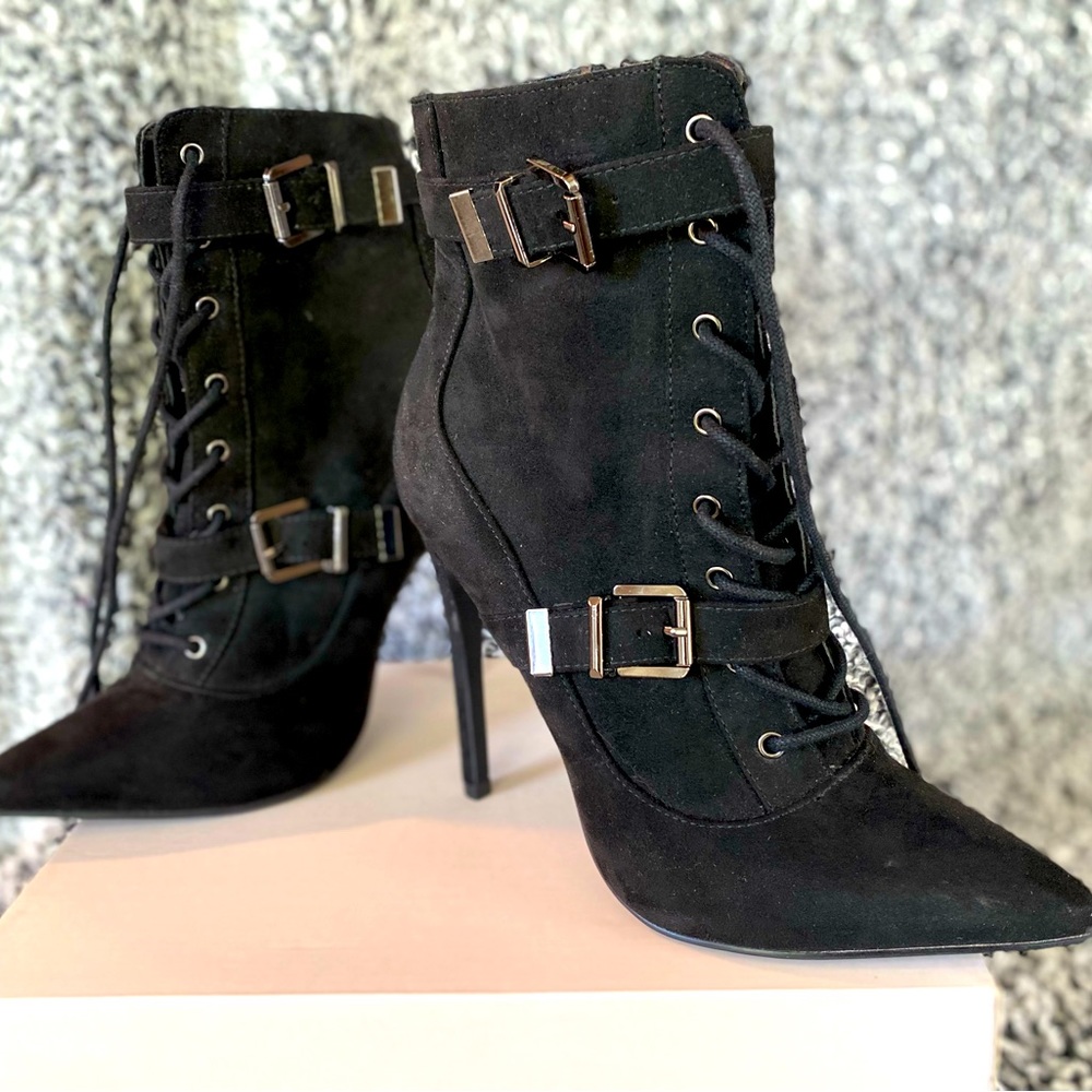 Women’s Maxwell booties size 8